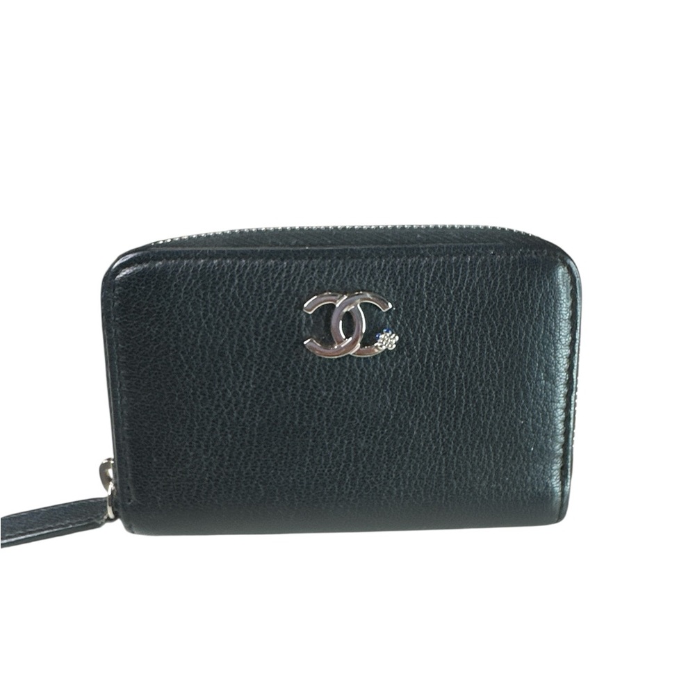 CHANEL Black Leather Card Zipper Wallet